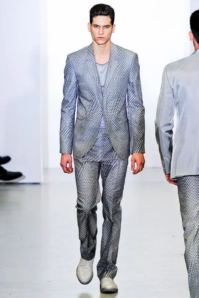 Look 26